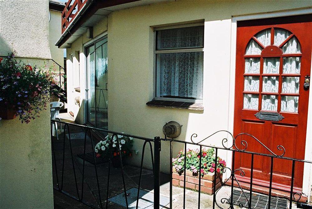 Crossways & Sea View Holiday Apartments Torquay Ngoại thất bức ảnh