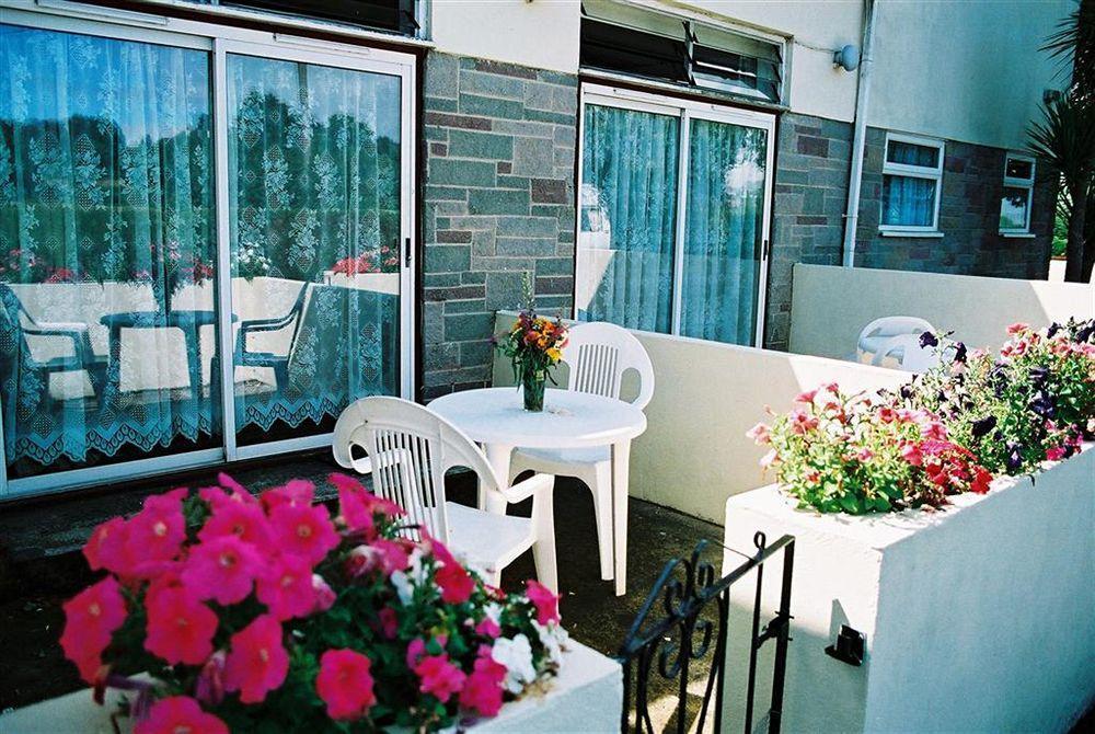 Crossways & Sea View Holiday Apartments Torquay Ngoại thất bức ảnh
